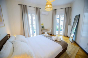 Boho Luxury 2 BR Apartment, Acropolis Museum View